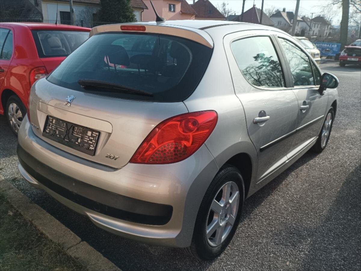 Peugeot 207 Hatchback 1,4 l 54 kw