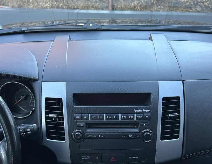 Mitsubishi Outlander SUV / Terénní 2,3 l 130 kw