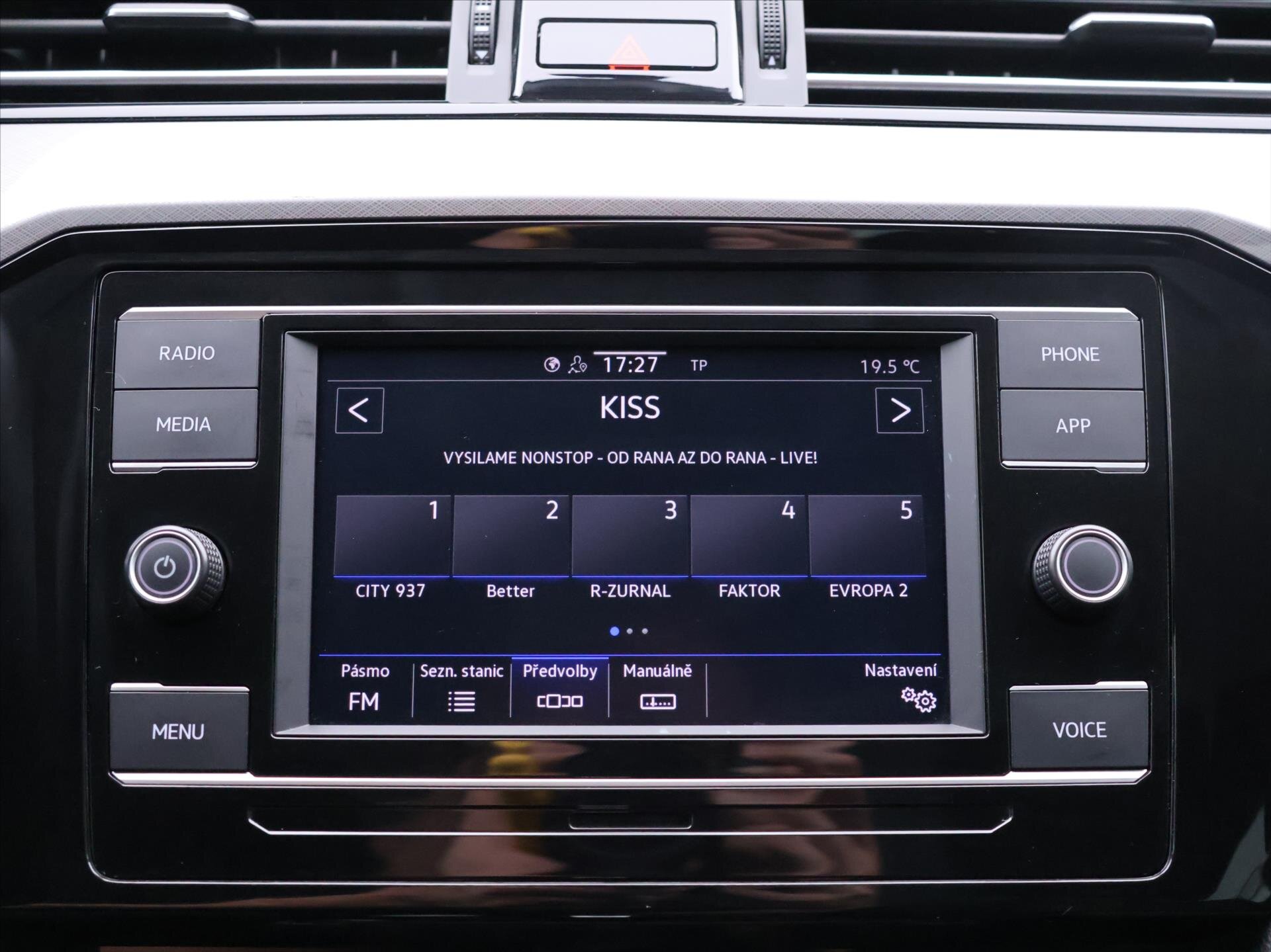 Volkswagen Passat Sedan 1,5 l 110 kw