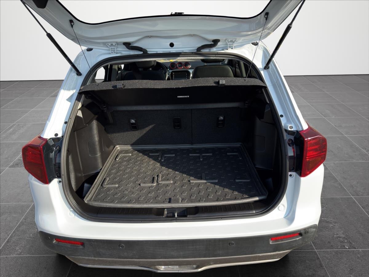 Suzuki Vitara SUV / Terénní 1,4 l 103 kw