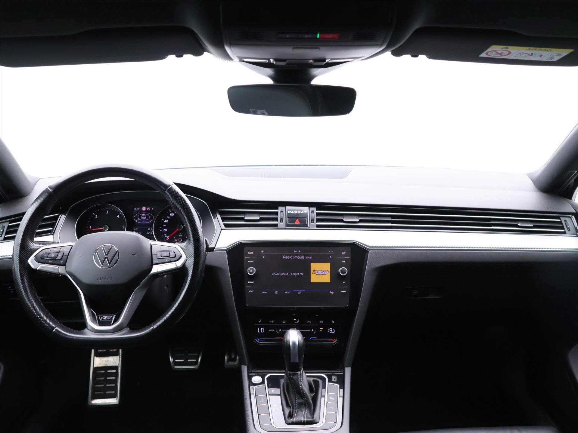 Volkswagen Passat Sedan / Limuzína 2,0 l 140 kw