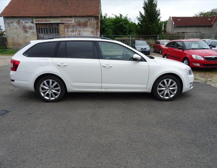 Škoda Octavia Kombi 1,2 l 77 kw
