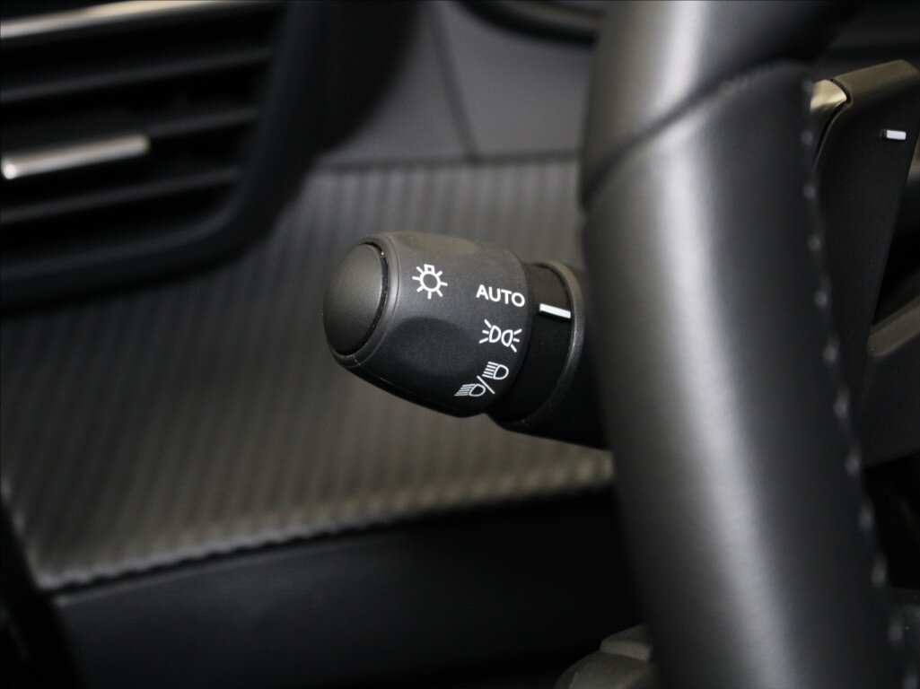 Peugeot 208 Hatchback 1,2 l 74 kw