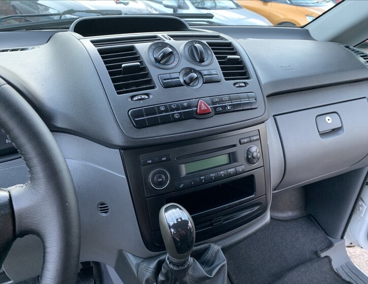 Mercedes-Benz Vito 10