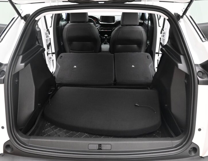 Peugeot 2008 SUV / Terénní 1,5 l 81 kw