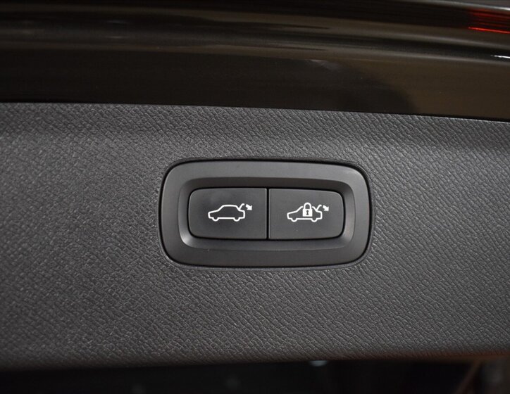 Volvo XC90 SUV / Terénní 2,0 l 177 kw