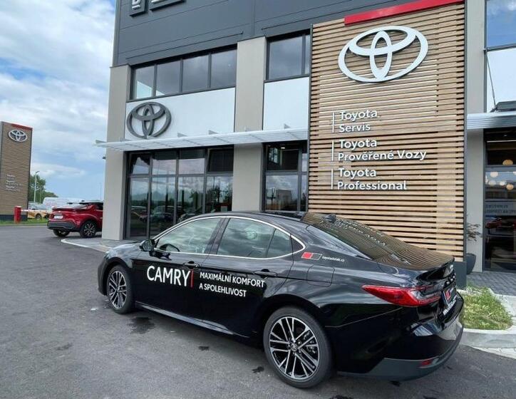 Toyota Camry 2