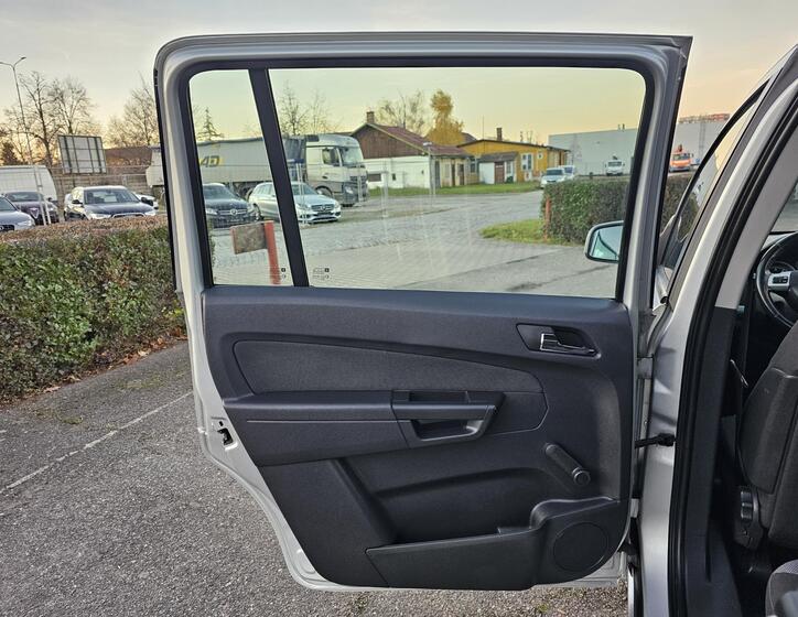 Opel Zafira 33