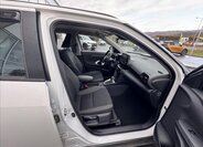 Toyota Yaris Cross 13