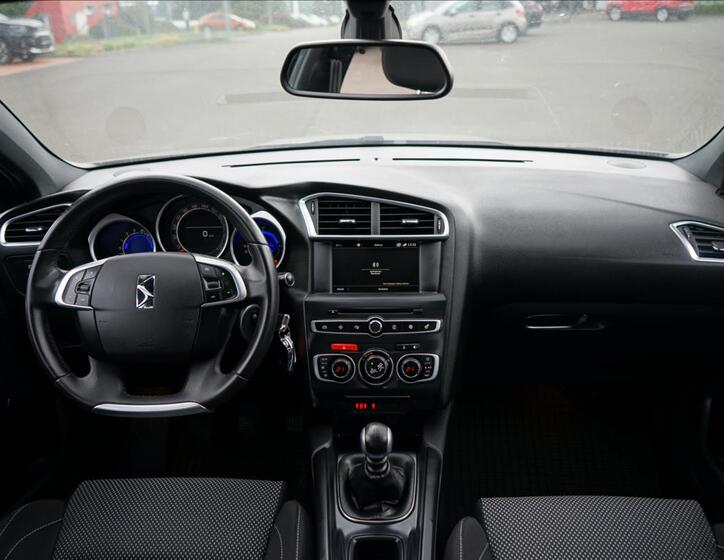 DS Automobiles DS4 8