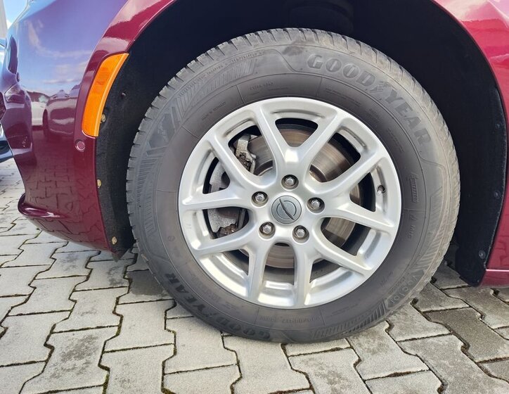 Chrysler Pacifica MPV 3,6 l 214 kw