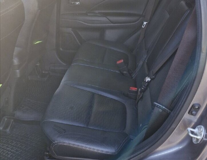 Mitsubishi Outlander 3