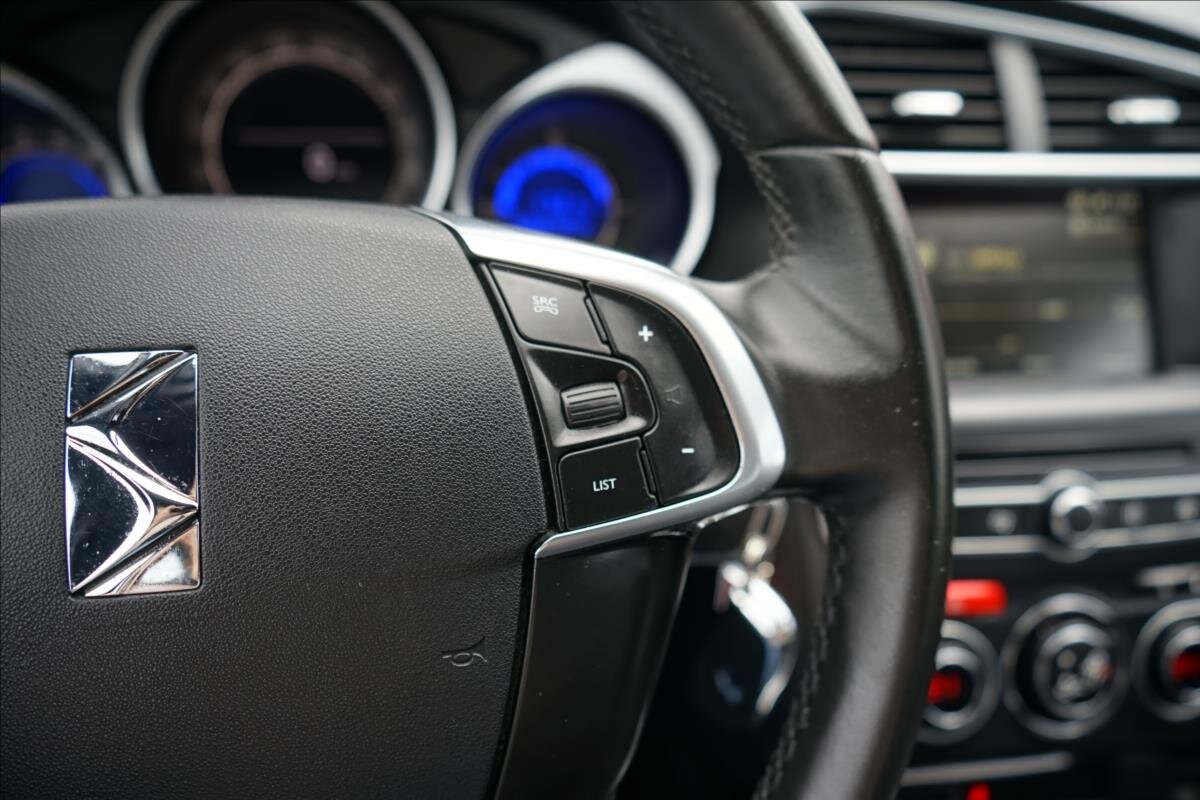 DS Automobiles DS4 Hatchback 1,6 l 88 kw