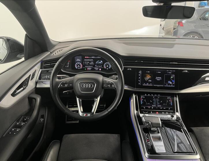 Audi Q8 5
