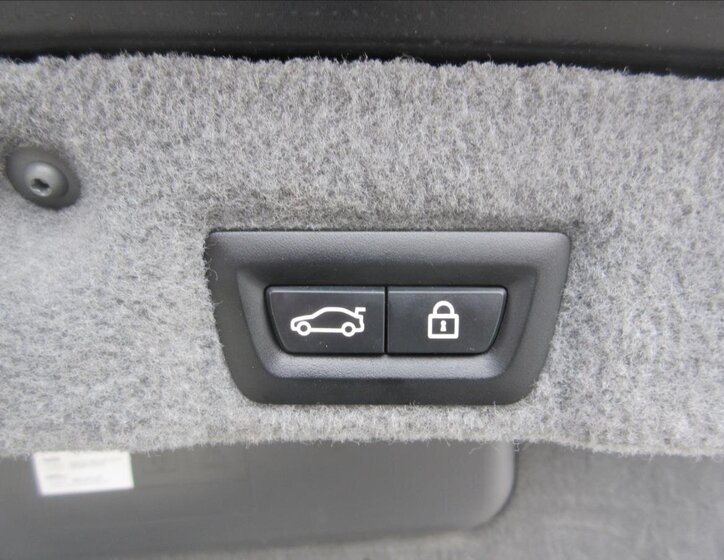 BMW Řada 7 Sedan 3,0 l 190 kw