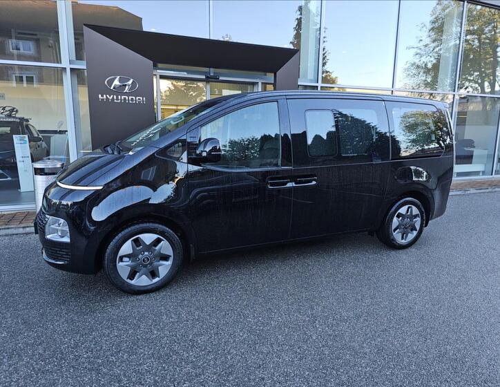 Hyundai Staria 2