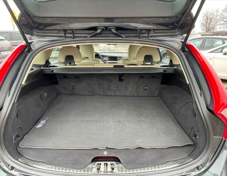 Volvo V60 Kombi 2,4 l 162 kw