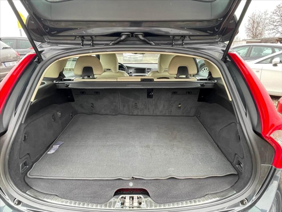 Volvo V60 Kombi 2,4 l 162 kw