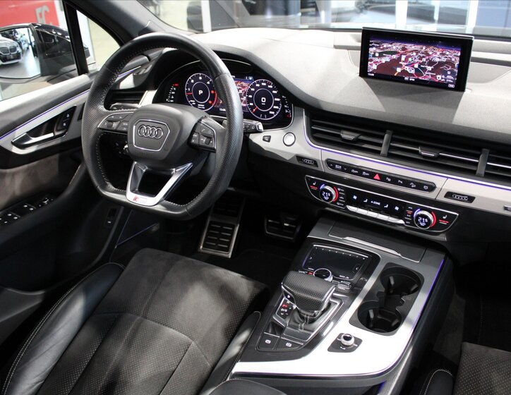 Audi Q7 15