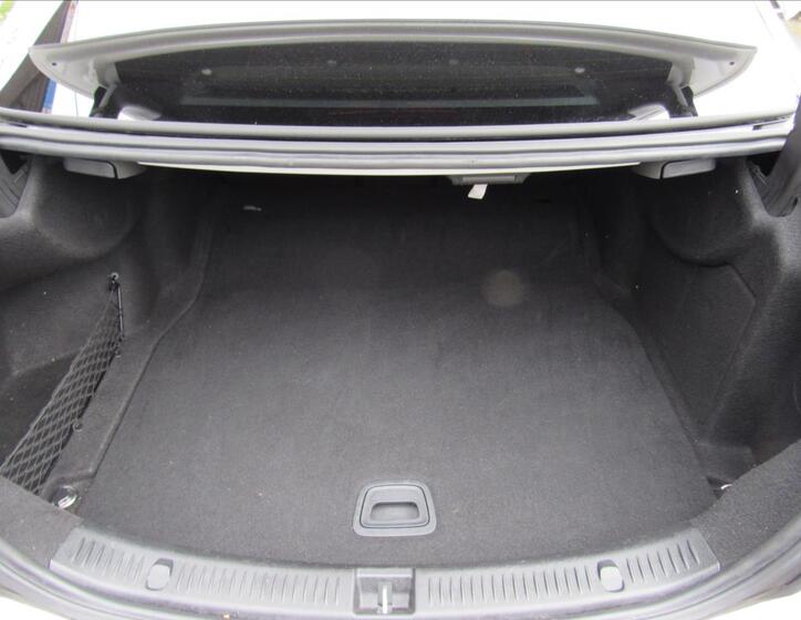 Mercedes-Benz Třídy E 30