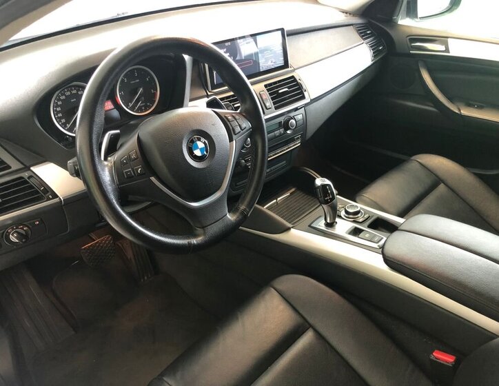 BMW X6 Kombi 3,0 l 180 kw