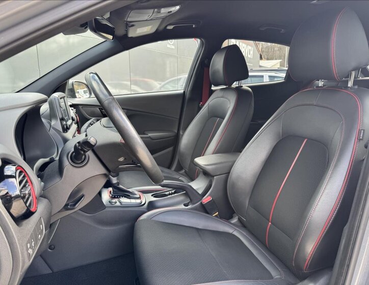 Hyundai Kona SUV / Terénní 1,6 l 130 kw