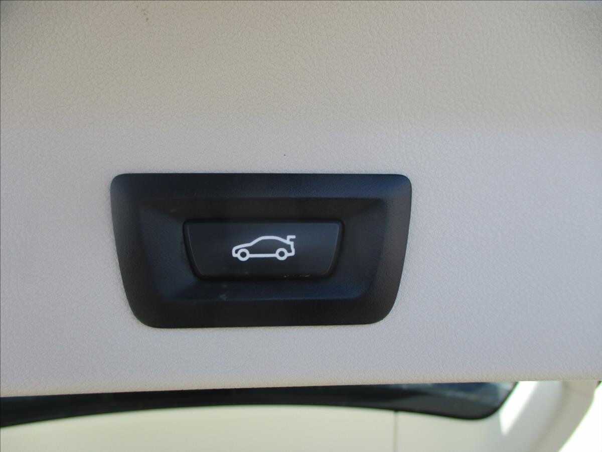 BMW X3 SUV / Terénní 2,0 l 215 kw