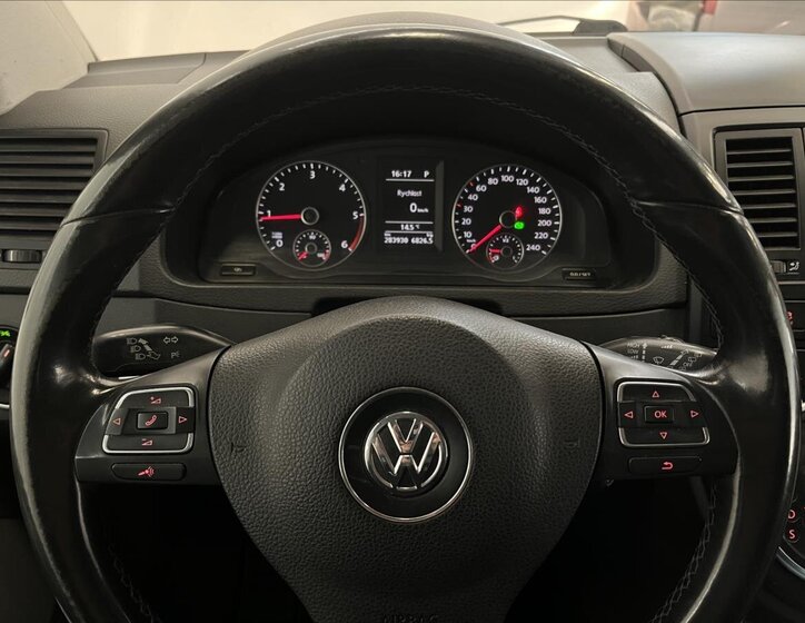 Volkswagen Multivan 10