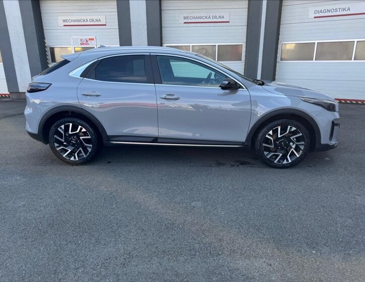 KIA XCeed CUV / Crossover 1,6 l 110 kw