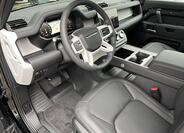 Land Rover Defender 23