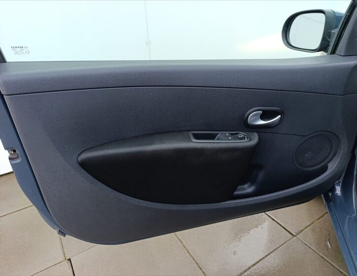 Renault Clio Hatchback 1,1 l 55 kw