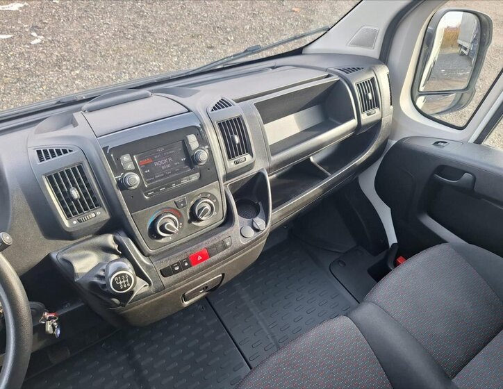 Peugeot Boxer Skříň 2,2 l 121 kw