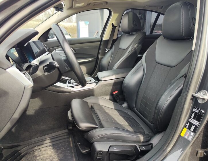 BMW Řada 3 Sedan / Limuzína 2,0 l 215 kw