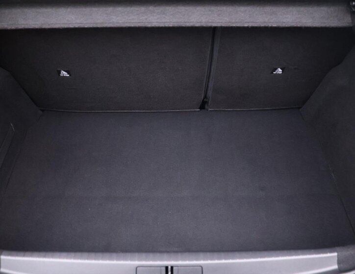 Peugeot 208 Hatchback 1,2 l 74 kw