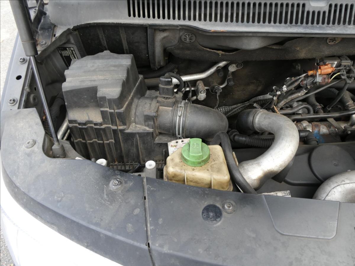 Volkswagen Caravelle Ostatní 2,5 l 96 kw