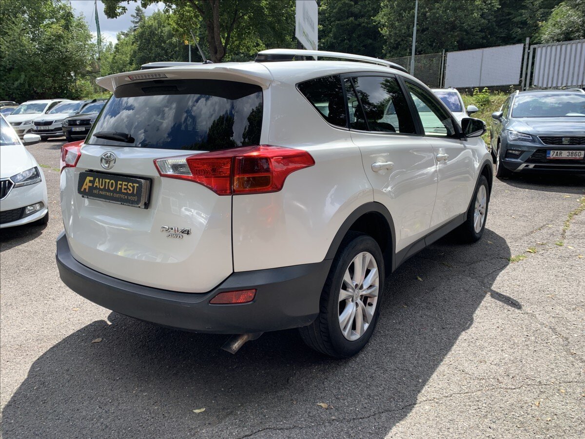 Toyota RAV4 SUV / Terénní 2,2 l 110 kw