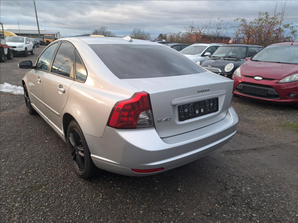 Volvo S40