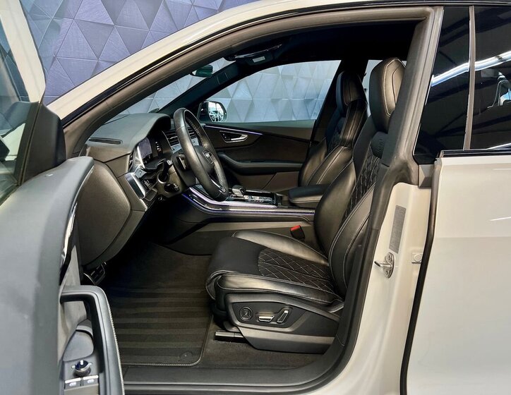 Audi SQ8 SUV 4,0 l 373 kw