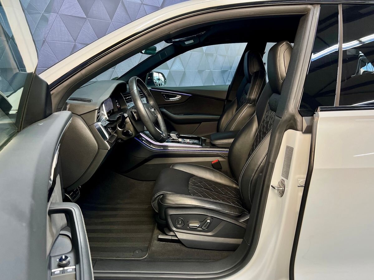 Audi SQ8 SUV 4,0 l 373 kw