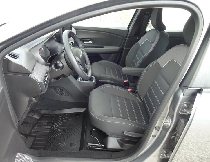 Dacia Sandero Hatchback 999,0 67 kw