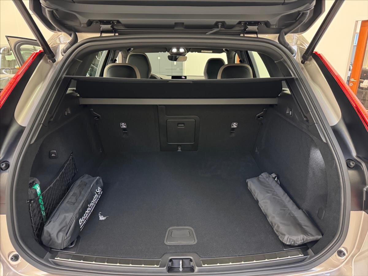 Volvo XC60 SUV / Terénní 2,0 l 184 kw