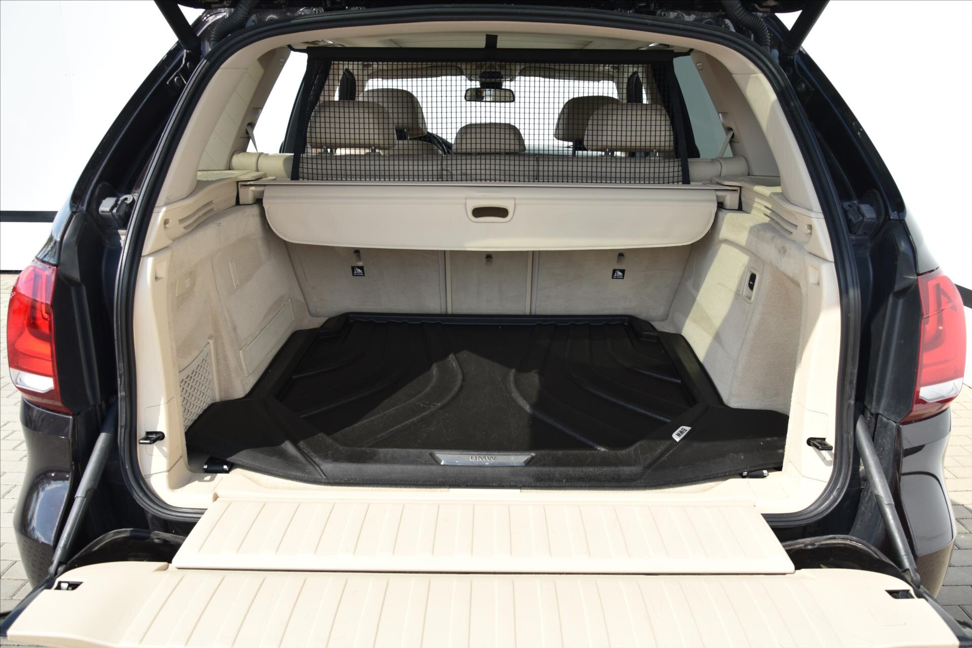 BMW X5 SUV / Terénní 3,0 l 230 kw