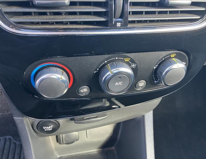 Renault Clio Hatchback 898,0 56 kw