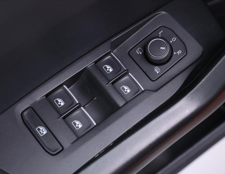 Volkswagen T-Cross 13