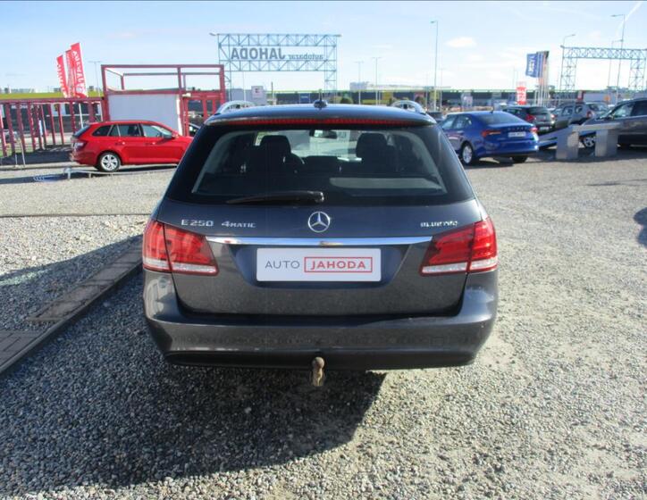 Mercedes-Benz Třídy E 7