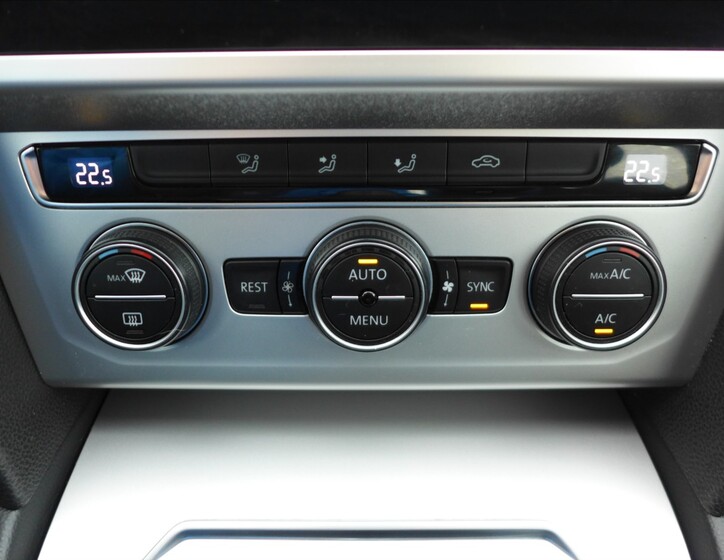 Volkswagen Passat 24