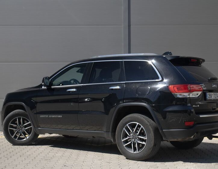 Jeep Grand Cherokee 8