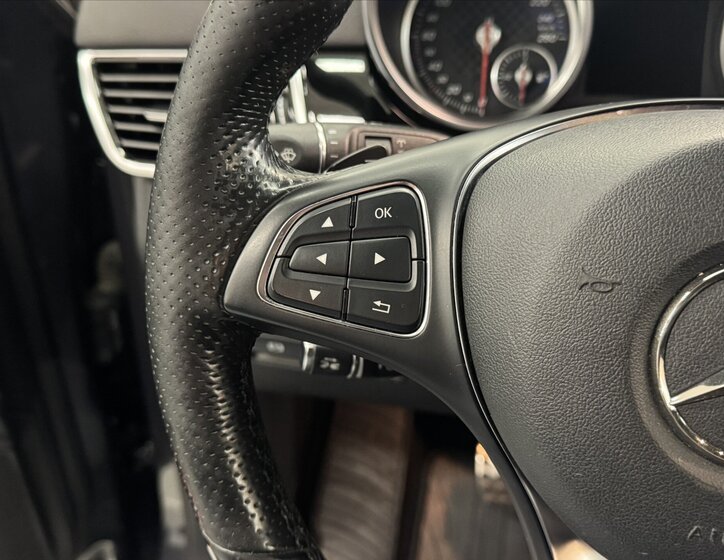 Mercedes-Benz GLE SUV 3,0 l 270 kw