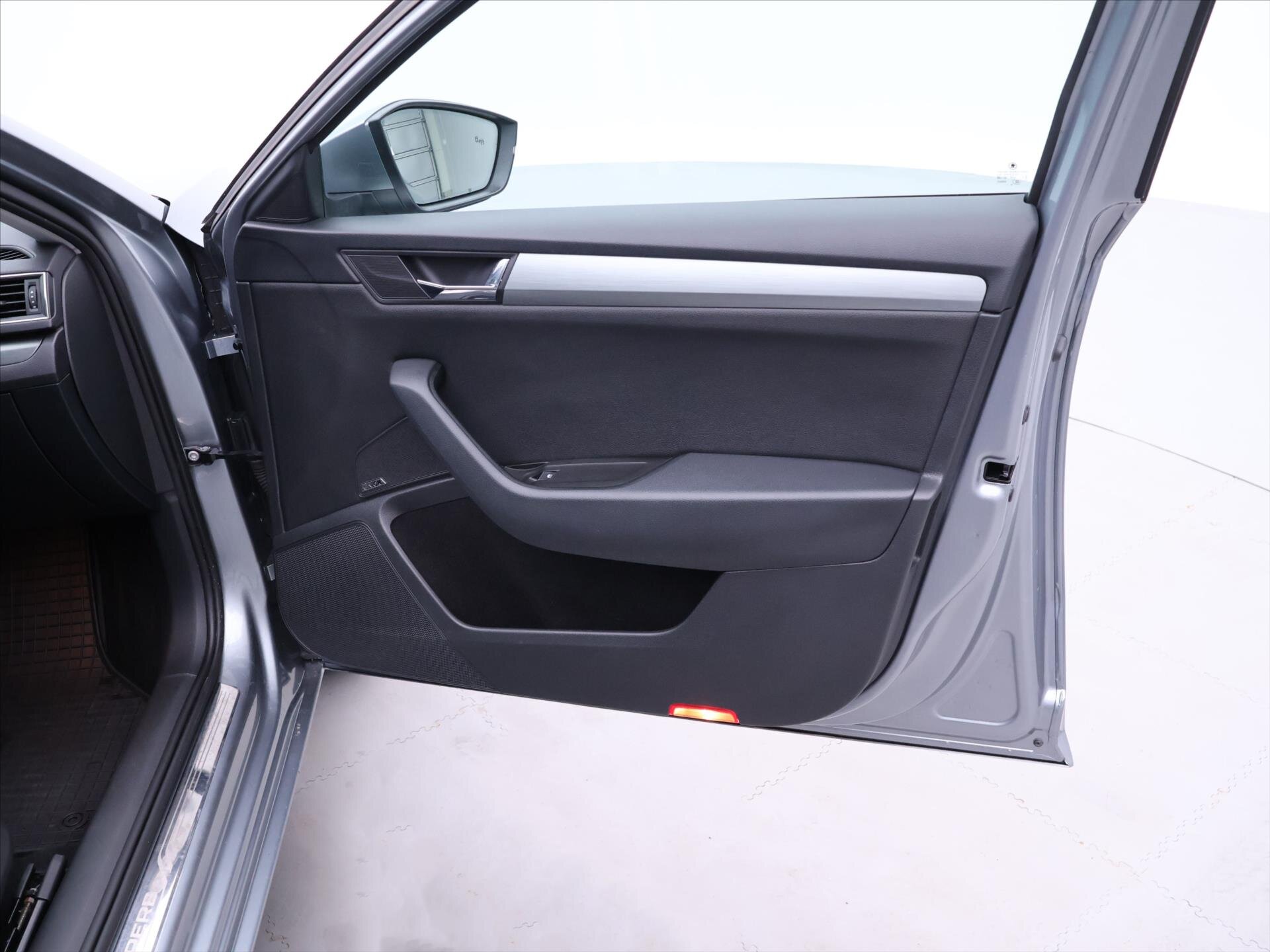 Škoda Superb Liftback 2,0 l 140 kw