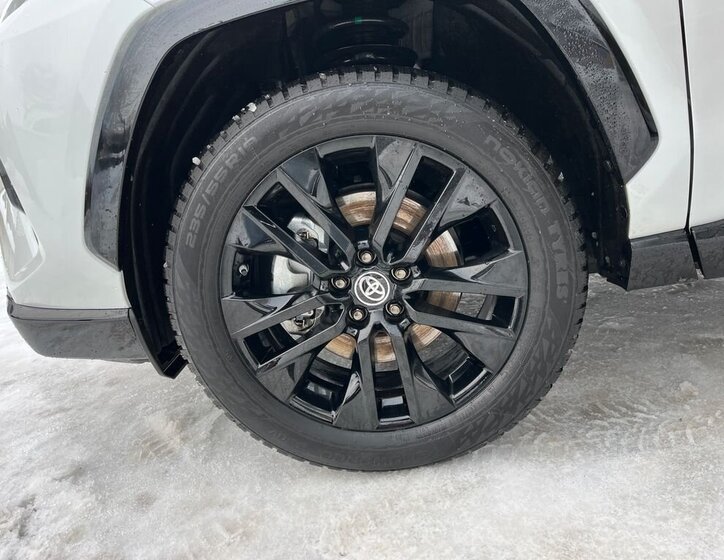 Toyota RAV4 SUV 2,5 l 131 kw